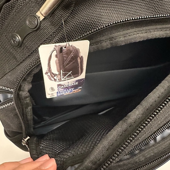 SwissGear - "NWT" Synergy Backpack for 16" Laptop Black and Gray MBS Logo - Picture 7 of 15